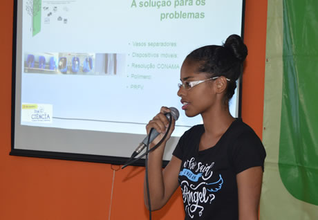 Alunos que participaram de projetos de iniciação científica apresentam resultados